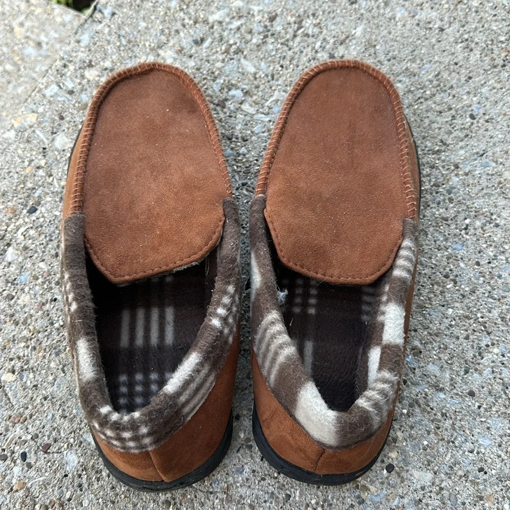 Men’s Git-up slippers size large 11-12